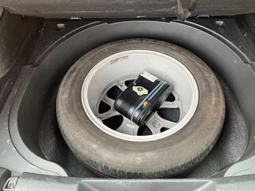 Car image 34