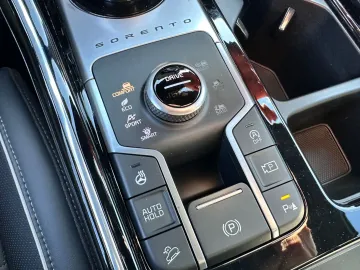 Car image 40