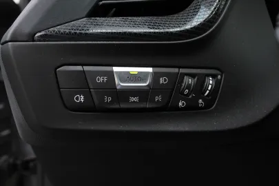 Car image 33