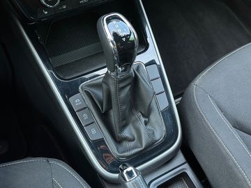 Car image 32