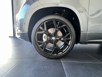 Car image 29