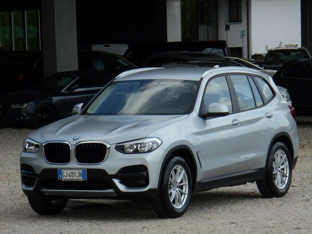 BMW X3 xDrive20i Advantage 135 kW image number 1