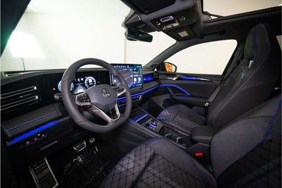 Car image 30