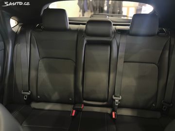 Car image 33