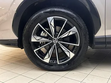 Car image 27