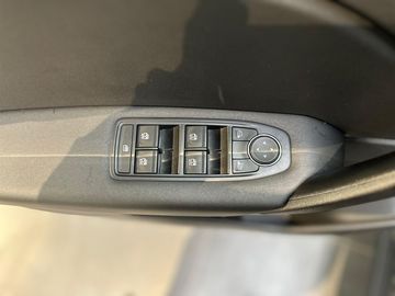 Car image 32