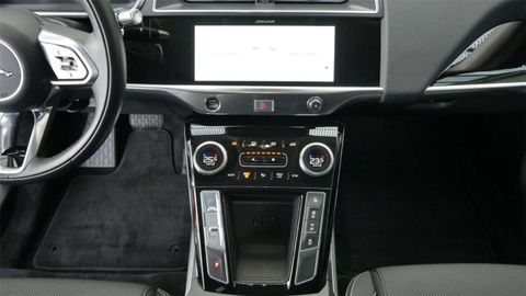 Car image 32