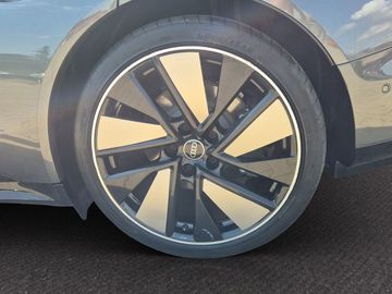 Car image 35