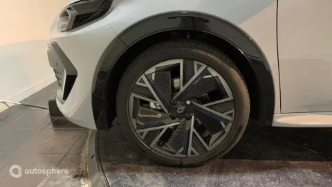 Car image 20
