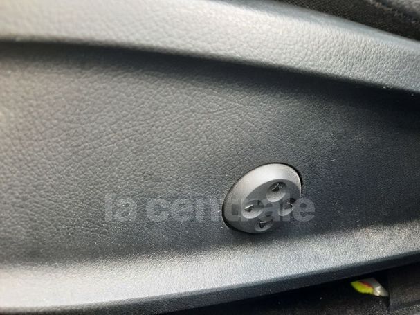 Mercedes-Benz A 200 7G-DCT Line 120 kW image number 23