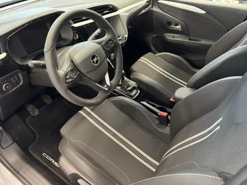 Car image 32