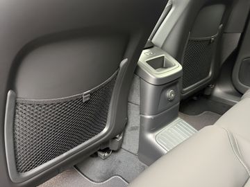 Car image 36