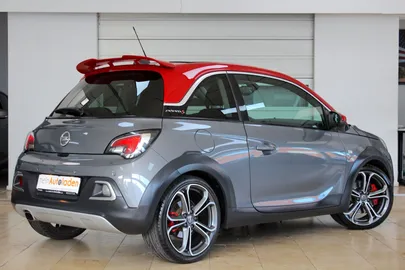 Car image 3