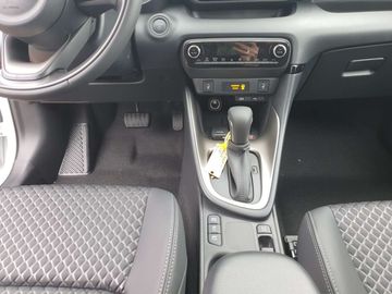 Car image 14