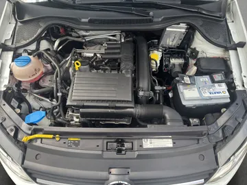 Car image 27