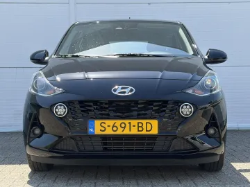 Car image 30
