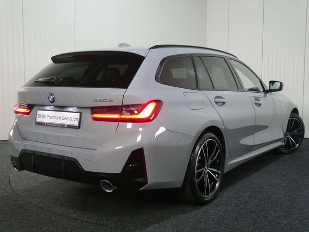 BMW 330e Touring 215 kW image number 2