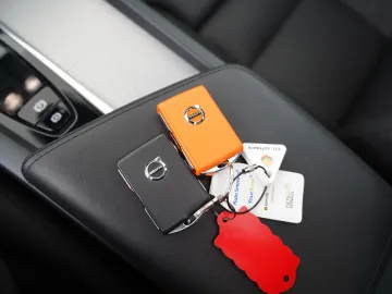 Car image 46