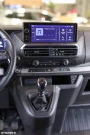 Car image 40