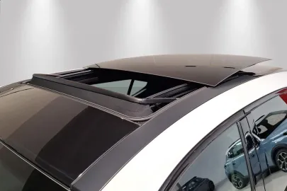 Car image 24