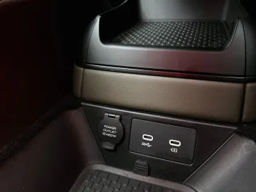 Car image 42