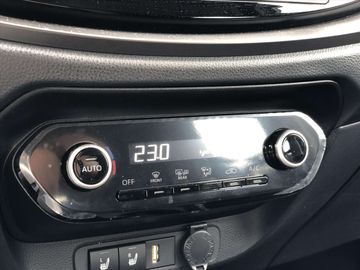 Car image 30