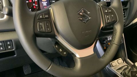 Car image 14