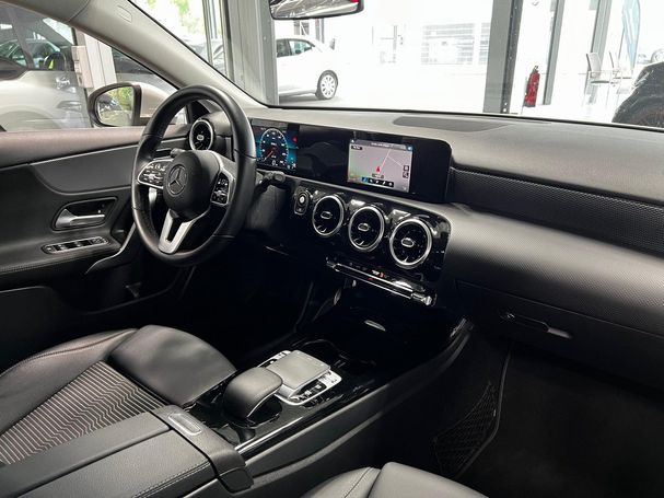 Mercedes-Benz A 220 140 kW image number 16