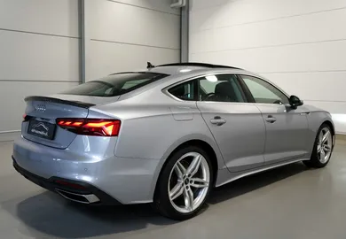 Car image 5