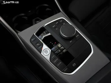 Car image 35