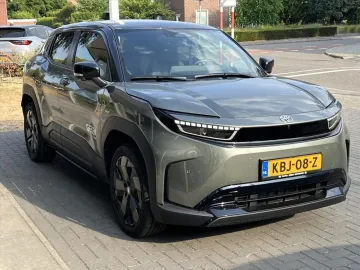 Car image 2