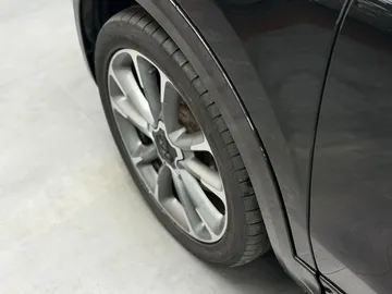 Car image 29