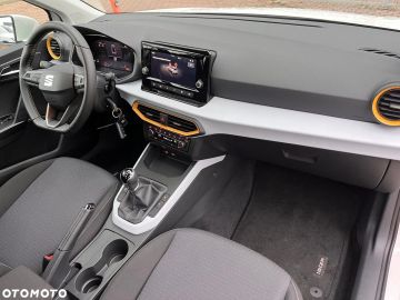 Car image 31