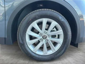 Car image 29