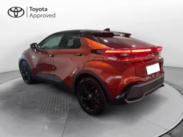 Car image 5