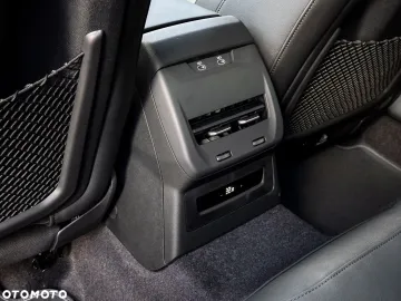 Car image 36