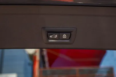 Car image 36