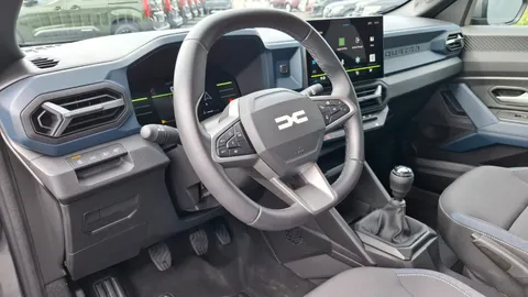 Car image 24