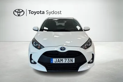 Car image 2