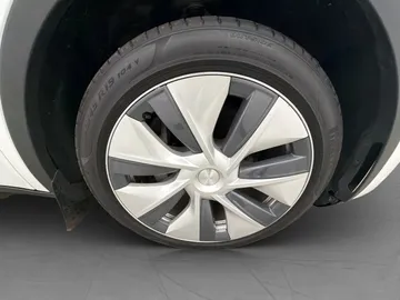 Car image 29