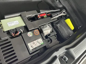 Car image 27