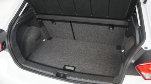 Car image 39