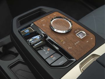 Car image 38