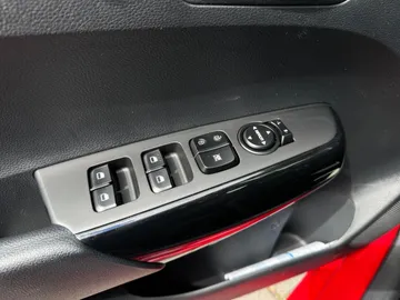 Car image 29