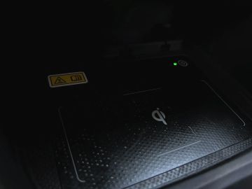 Car image 35