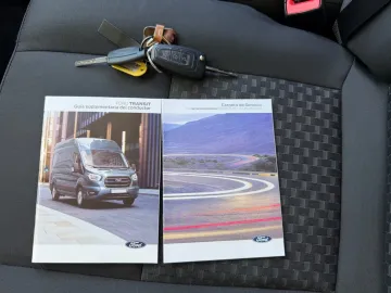 Car image 30