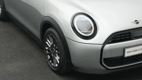 Car image 22