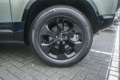 Car image 22