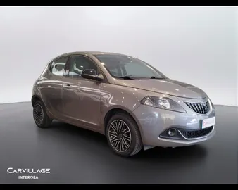Car image 2