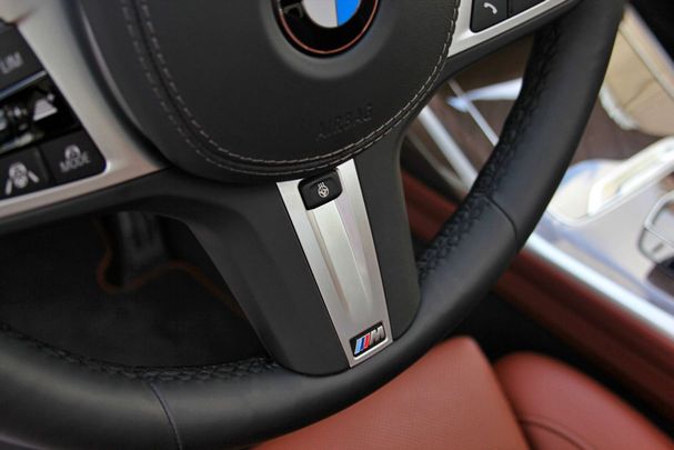 BMW X7 M50i xDrive 390 kW image number 33